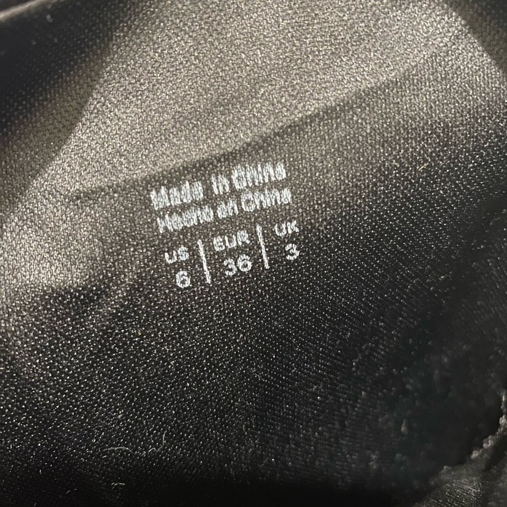 High boots - Picture 2 of 3